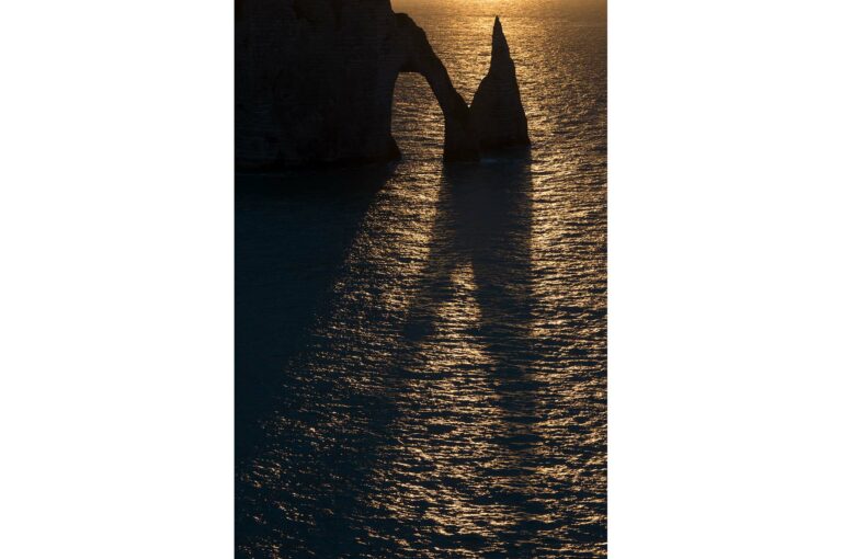 Falaise d'Aval en l'Aguille kliffen aan kust bij Etretat